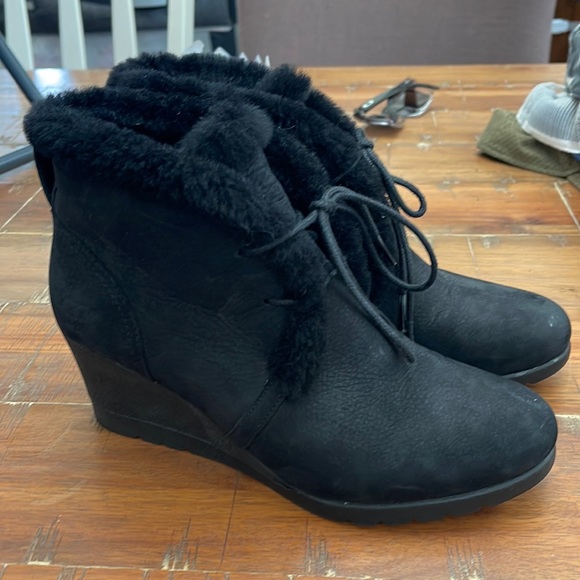 UGG Shoes - Womens Ugg wedge boots